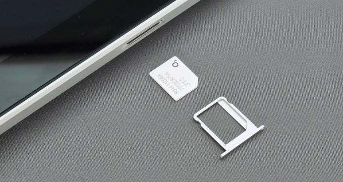 Clean SIM Card and SIM Ports image - 03-sim-card-image