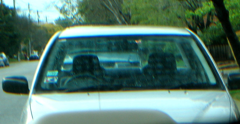 File:Rear mirror view using polarizing filter.jpg