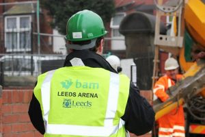 Bam_employee_at_Leeds_Arena_site