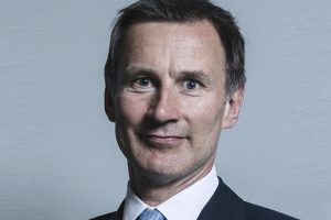 Official_portrait_of_Mr_Jeremy_Hunt_crop_2-300x200.jpg